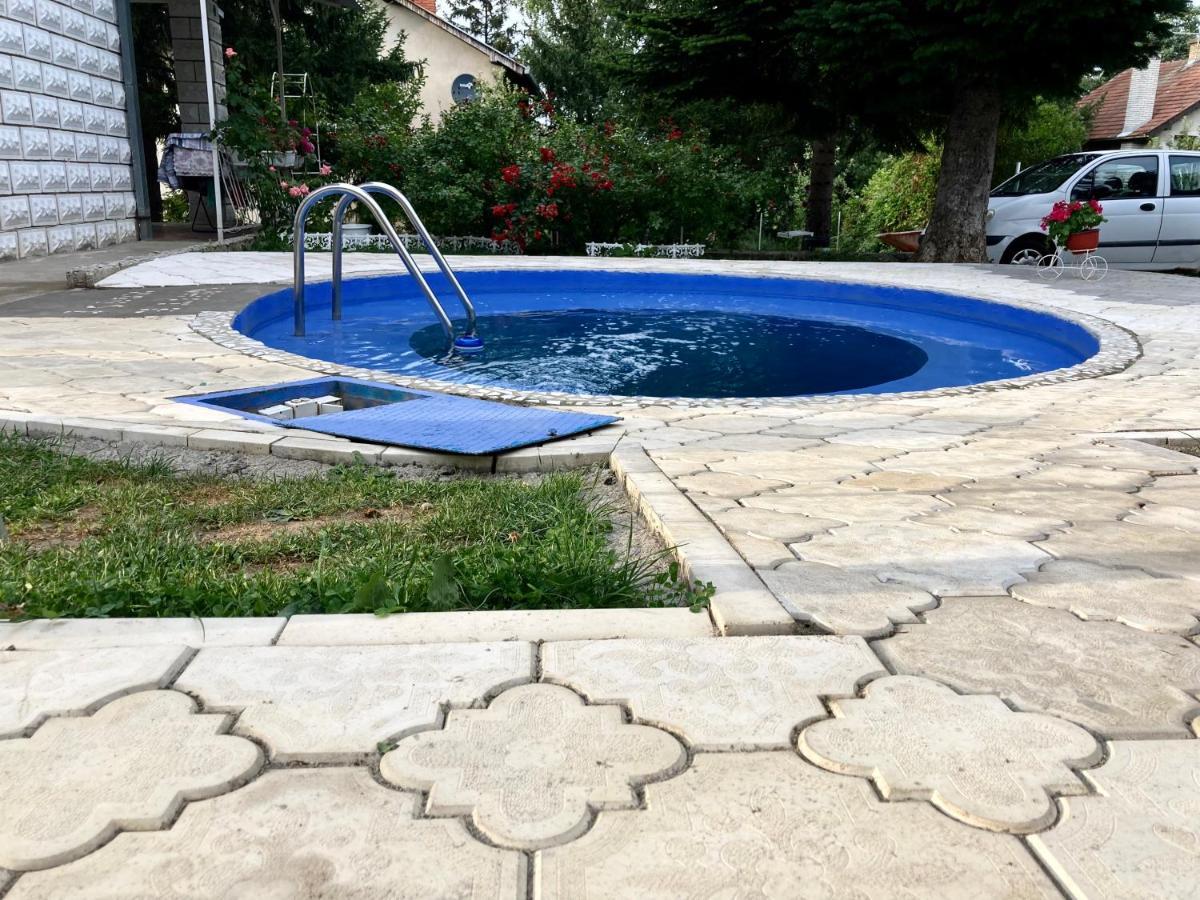 White House With Sauna And Jacuzzi Novi Sad Dış mekan fotoğraf