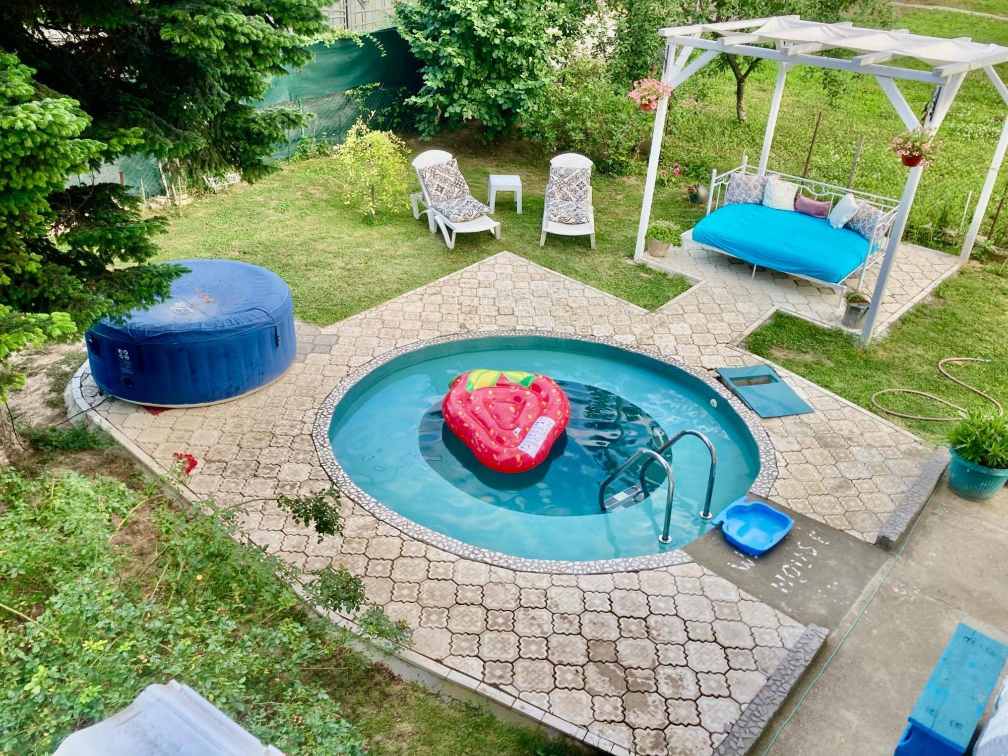 White House With Sauna And Jacuzzi Novi Sad Dış mekan fotoğraf